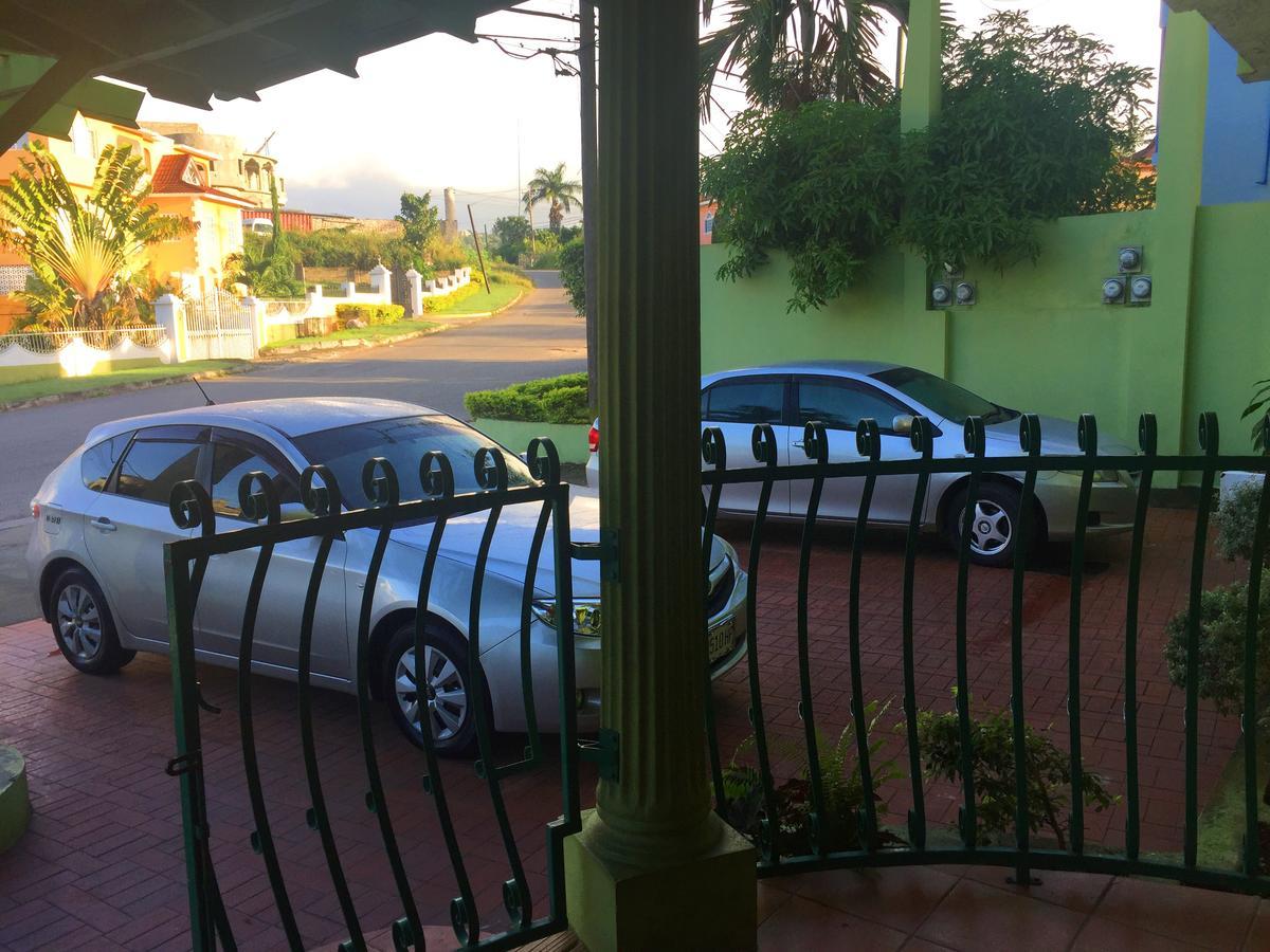 Yaad Hostel Montego Bay Luaran gambar