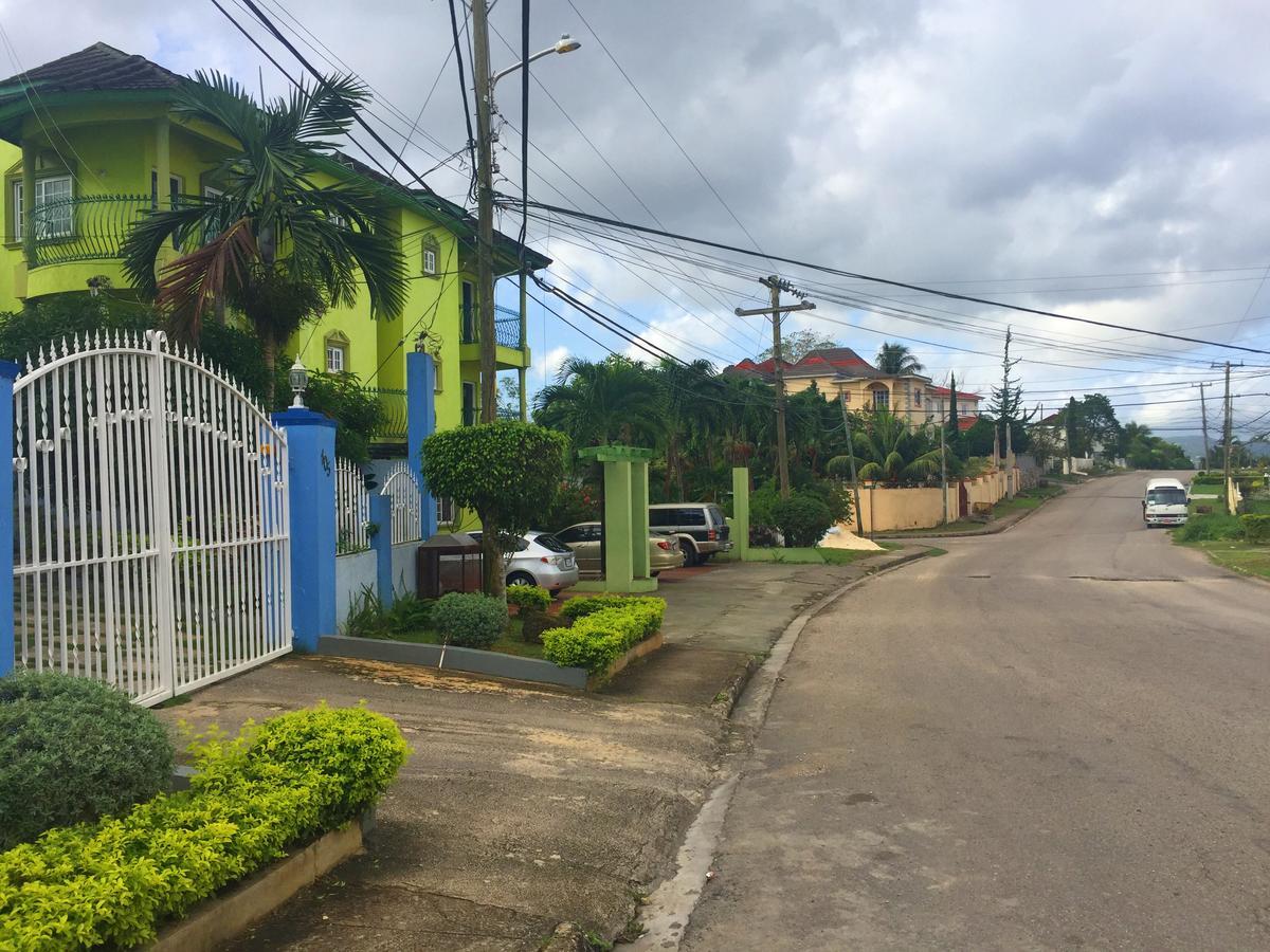 Yaad Hostel Montego Bay Luaran gambar