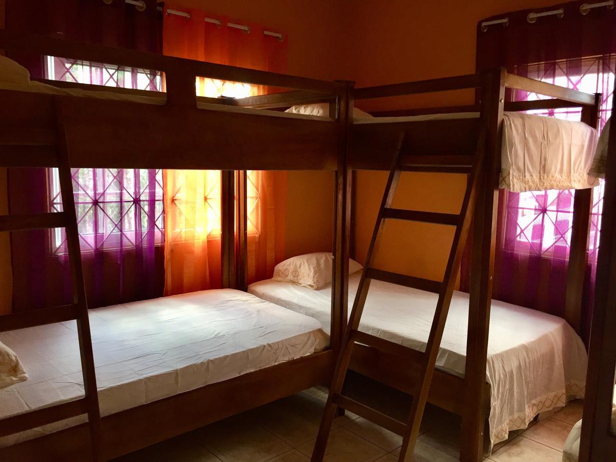 Yaad Hostel Montego Bay Luaran gambar