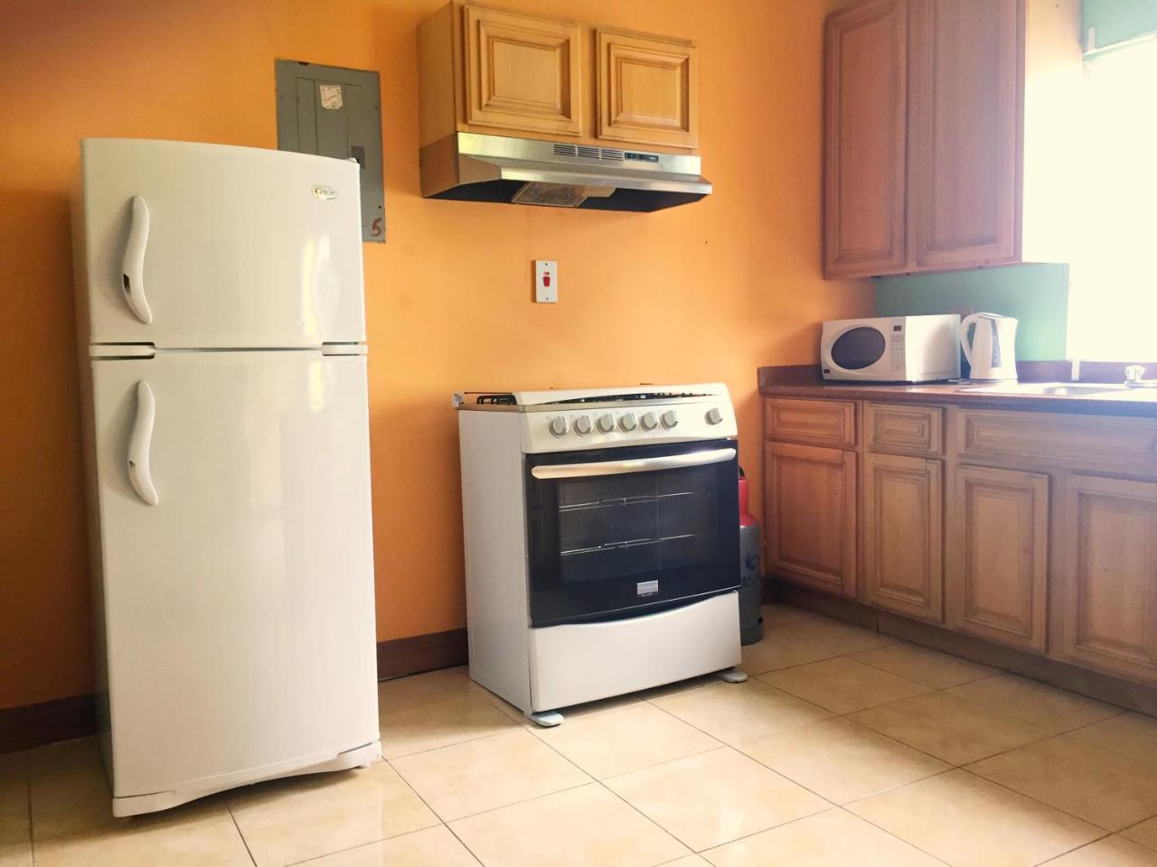 Yaad Hostel Montego Bay Luaran gambar