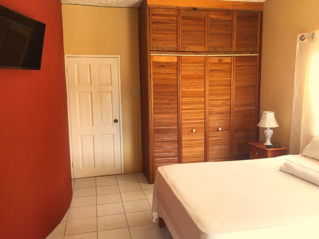Yaad Hostel Montego Bay Luaran gambar